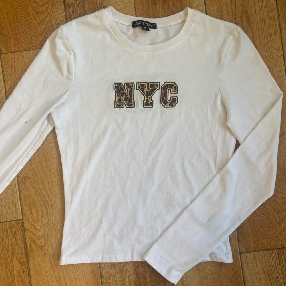 Harper&Ivy White Long Sleeve Cheetah NYC Top